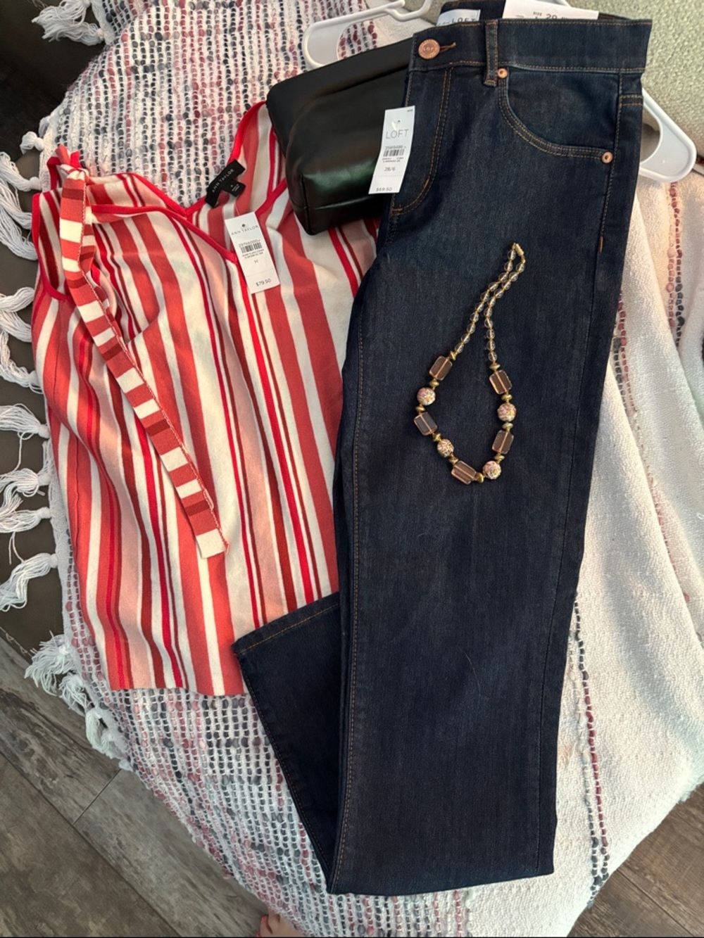 Bundle LOFT Dark Indigo Skinny Jeans Ann Taylor top  m black bag & necklace